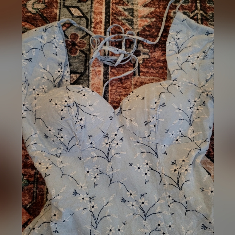 Elegant Blue Floral Midi Dress - Picture 3 of 7